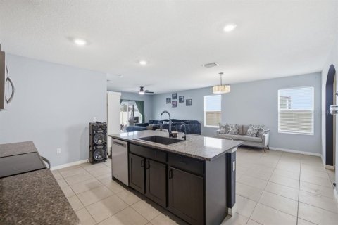 House in Wimauma, Florida 5 bedrooms, 234.3 sq.m. № 2416656 - photo 7