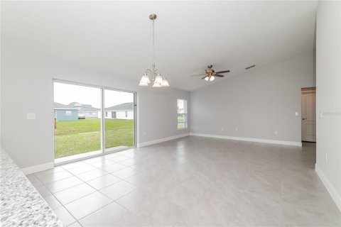 House in Kissimmee, Florida 4 bedrooms, 152.36 sq.m. № 2107881 - photo 3