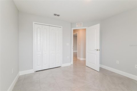 House in Kissimmee, Florida 4 bedrooms, 152.36 sq.m. № 2107881 - photo 10