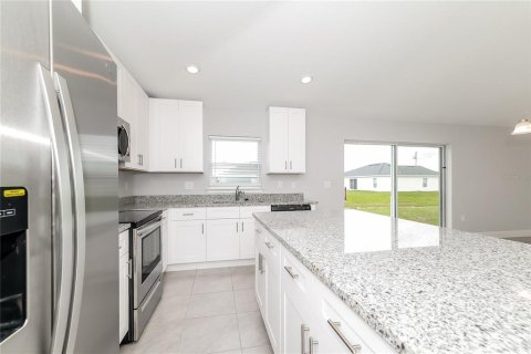 House in Kissimmee, Florida 4 bedrooms, 152.36 sq.m. № 2107881 - photo 4