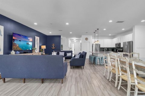 Casa en venta en Davenport, Florida, 10 dormitorios, 391.95 m2 № 2204742 - foto 8