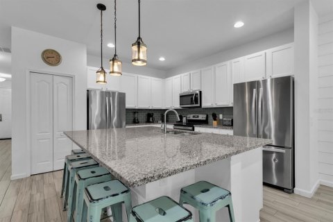 Casa en venta en Davenport, Florida, 10 dormitorios, 391.95 m2 № 2204742 - foto 5