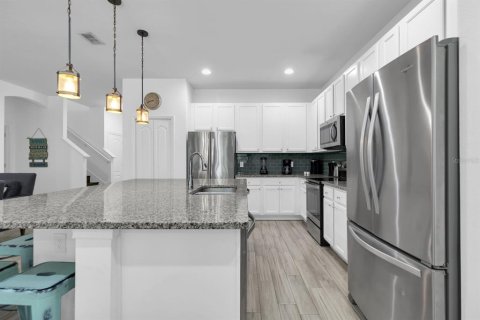 Casa en venta en Davenport, Florida, 10 dormitorios, 391.95 m2 № 2204742 - foto 3