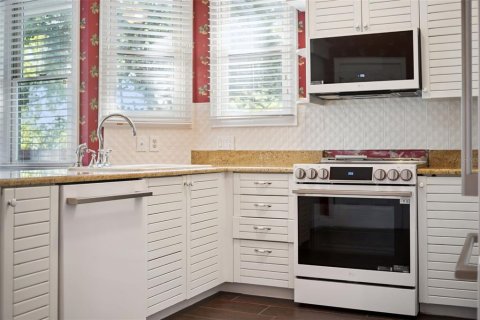 Купить виллу или дом в Лейк-Мэри, Флорида 10 комнат, 186.55м2, № 2096981 - фото 21