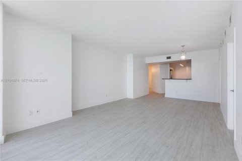 Copropriété à louer à Miami, Floride: 2 chambres, 112.88 m2 № 2417113 - photo 9