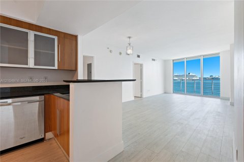 Copropriété à louer à Miami, Floride: 2 chambres, 112.88 m2 № 2417113 - photo 4