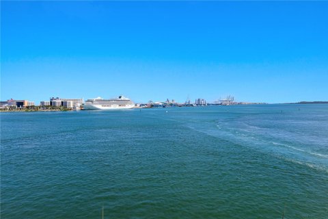 Condo à Miami, Floride, 2 chambres  № 2417113