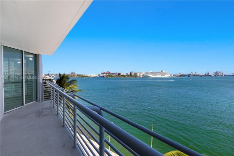 Copropriété à louer à Miami, Floride: 2 chambres, 112.88 m2 № 2417113 - photo 2