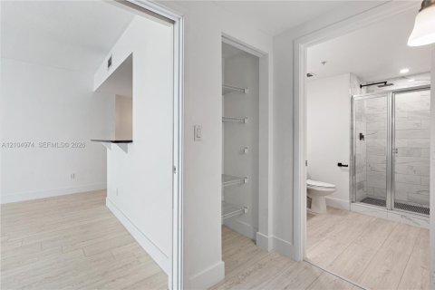 Copropriété à louer à Miami, Floride: 2 chambres, 112.88 m2 № 2417113 - photo 12