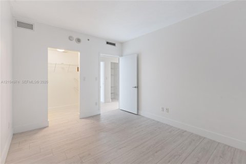 Copropriété à louer à Miami, Floride: 2 chambres, 112.88 m2 № 2417113 - photo 14