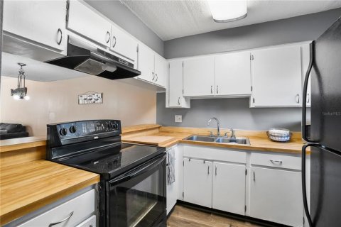 Touwnhouse à vendre à Seminole, Floride: 2 chambres, 94.3 m2 № 1597354 - photo 9