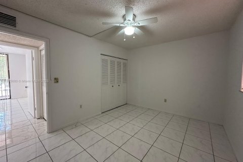 Condominio en alquiler en Miami, Florida, 2 dormitorios, 89.65 m2 № 1927500 - foto 13