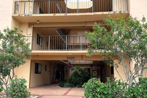 Condominio en alquiler en Miami, Florida, 2 dormitorios, 89.65 m2 № 1927500 - foto 21