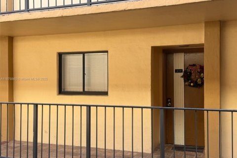 Condominio en alquiler en Miami, Florida, 2 dormitorios, 89.65 m2 № 1927500 - foto 20