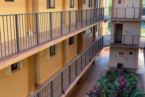 Condominio en alquiler en Miami, Florida, 2 dormitorios, 89.65 m2 № 1927500 - foto 19