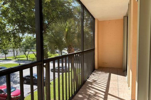 Condominio en alquiler en Miami, Florida, 2 dormitorios, 89.65 m2 № 1927500 - foto 16