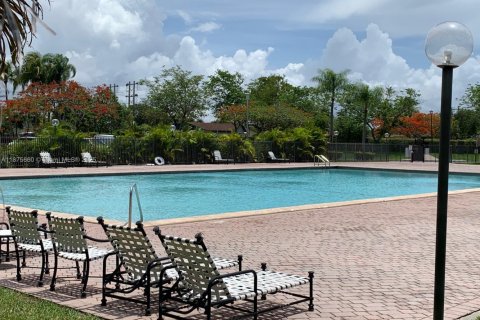 Condominio en alquiler en Miami, Florida, 2 dormitorios, 89.65 m2 № 1927500 - foto 24