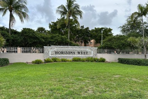 Condominio en alquiler en Miami, Florida, 2 dormitorios, 89.65 m2 № 1927500 - foto 17