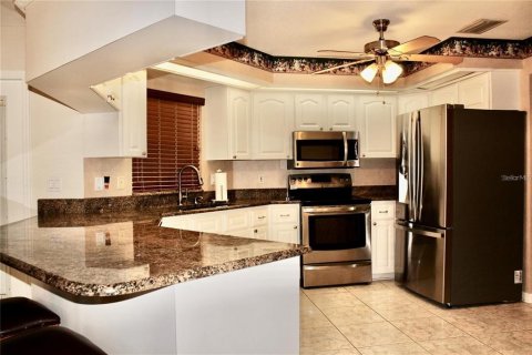 Villa ou maison à louer à Lakeland, Floride: 3 chambres, 194.63 m2 № 2390884 - photo 10