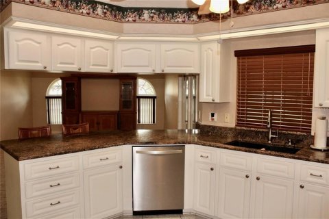 Villa ou maison à louer à Lakeland, Floride: 3 chambres, 194.63 m2 № 2390884 - photo 11