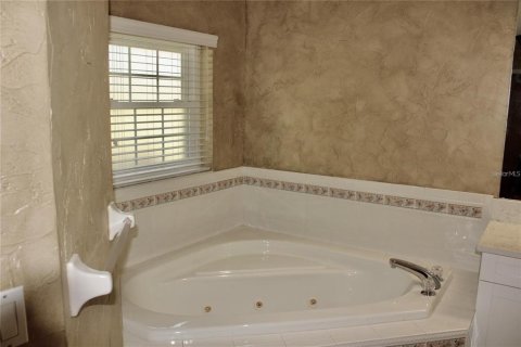 Villa ou maison à louer à Lakeland, Floride: 3 chambres, 194.63 m2 № 2390884 - photo 16