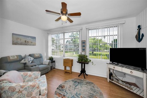 Copropriété à vendre à Clearwater, Floride: 1 chambre, 76.64 m2 № 2109434 - photo 11