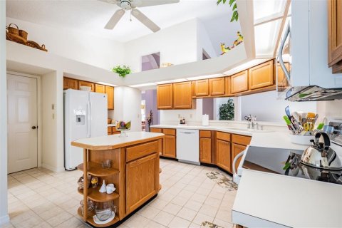 House in Tampa, Florida 3 bedrooms, 216.56 sq.m. № 2141260 - photo 16