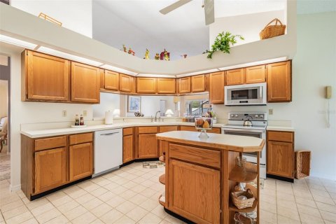 House in Tampa, Florida 3 bedrooms, 216.56 sq.m. № 2141260 - photo 15
