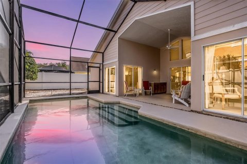 House in Tampa, Florida 3 bedrooms, 216.56 sq.m. № 2141260 - photo 2