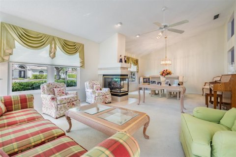 House in Tampa, Florida 3 bedrooms, 216.56 sq.m. № 2141260 - photo 6