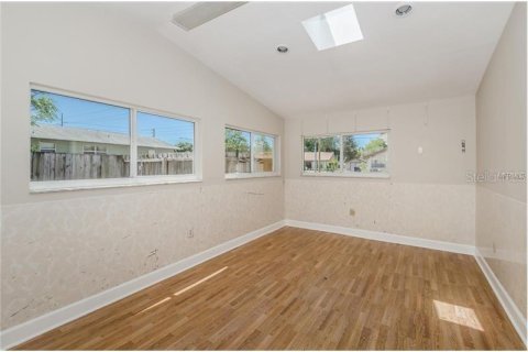 Villa ou maison à louer à Saint Petersburg, Floride: 5 chambres, 307.13 m2 № 2418546 - photo 8