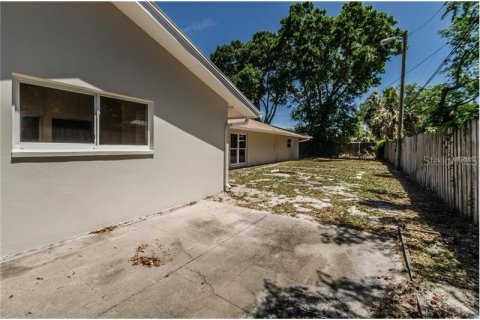 Villa ou maison à louer à Saint Petersburg, Floride: 5 chambres, 307.13 m2 № 2418546 - photo 23