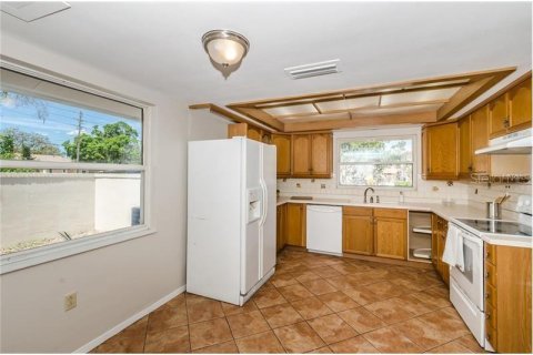 Villa ou maison à louer à Saint Petersburg, Floride: 5 chambres, 307.13 m2 № 2418546 - photo 5