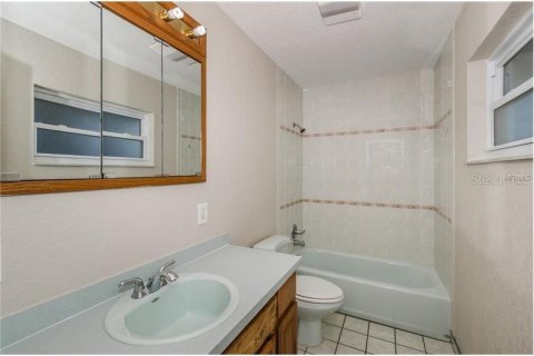 Villa ou maison à louer à Saint Petersburg, Floride: 5 chambres, 307.13 m2 № 2418546 - photo 17