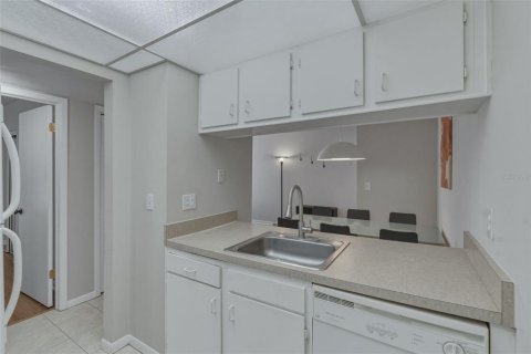 Copropriété à louer à Clearwater, Floride: 2 chambres, 75.53 m2 № 2102779 - photo 8