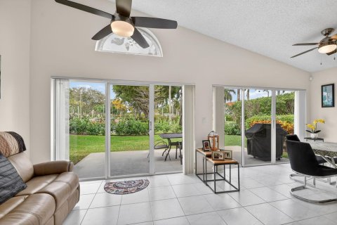 House in Boynton Beach, Florida 3 bedrooms, 179.95 sq.m. № 2182828 - photo 17
