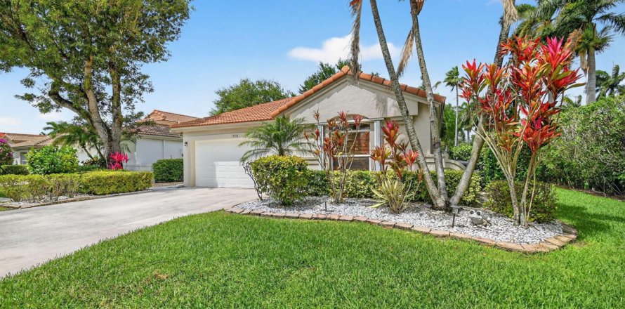 House in Boynton Beach, Florida 3 bedrooms, 179.95 sq.m. № 2182828