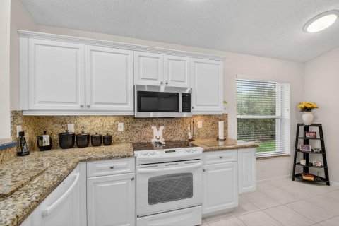 House in Boynton Beach, Florida 3 bedrooms, 179.95 sq.m. № 2182828 - photo 15