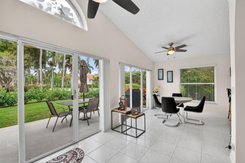 House in Boynton Beach, Florida 3 bedrooms, 179.95 sq.m. № 2182828 - photo 18