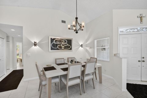 House in Boynton Beach, Florida 3 bedrooms, 179.95 sq.m. № 2182828 - photo 6