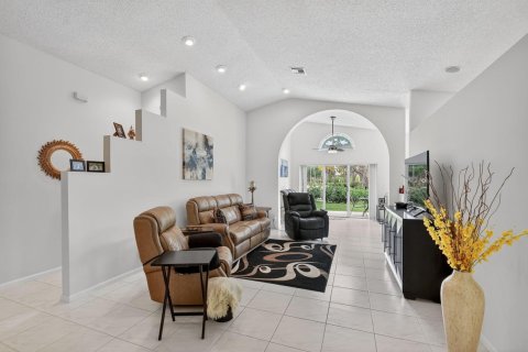 House in Boynton Beach, Florida 3 bedrooms, 179.95 sq.m. № 2182828 - photo 4