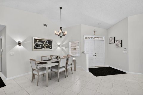 House in Boynton Beach, Florida 3 bedrooms, 179.95 sq.m. № 2182828 - photo 7