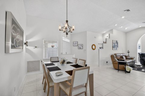 House in Boynton Beach, Florida 3 bedrooms, 179.95 sq.m. № 2182828 - photo 8