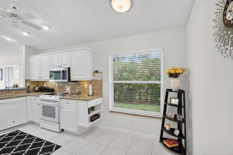 House in Boynton Beach, Florida 3 bedrooms, 179.95 sq.m. № 2182828 - photo 11