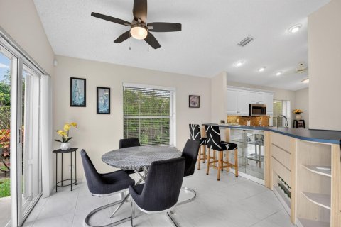 House in Boynton Beach, Florida 3 bedrooms, 179.95 sq.m. № 2182828 - photo 21