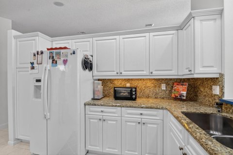 House in Boynton Beach, Florida 3 bedrooms, 179.95 sq.m. № 2182828 - photo 14