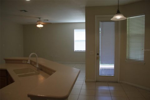 Villa ou maison à louer à Kissimmee, Floride: 4 chambres, 235.14 m2 № 1834892 - photo 8