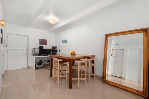 Condominio en alquiler en Miami Beach, Florida, 1 dormitorio, 61.04 m2 № 1990270 - foto 21