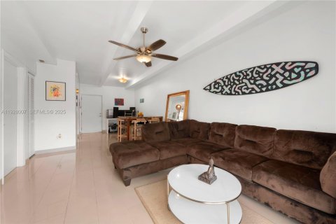 Condominio en alquiler en Miami Beach, Florida, 1 dormitorio, 61.04 m2 № 1990270 - foto 23