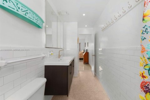 Condominio en alquiler en Miami Beach, Florida, 1 dormitorio, 61.04 m2 № 1990270 - foto 18